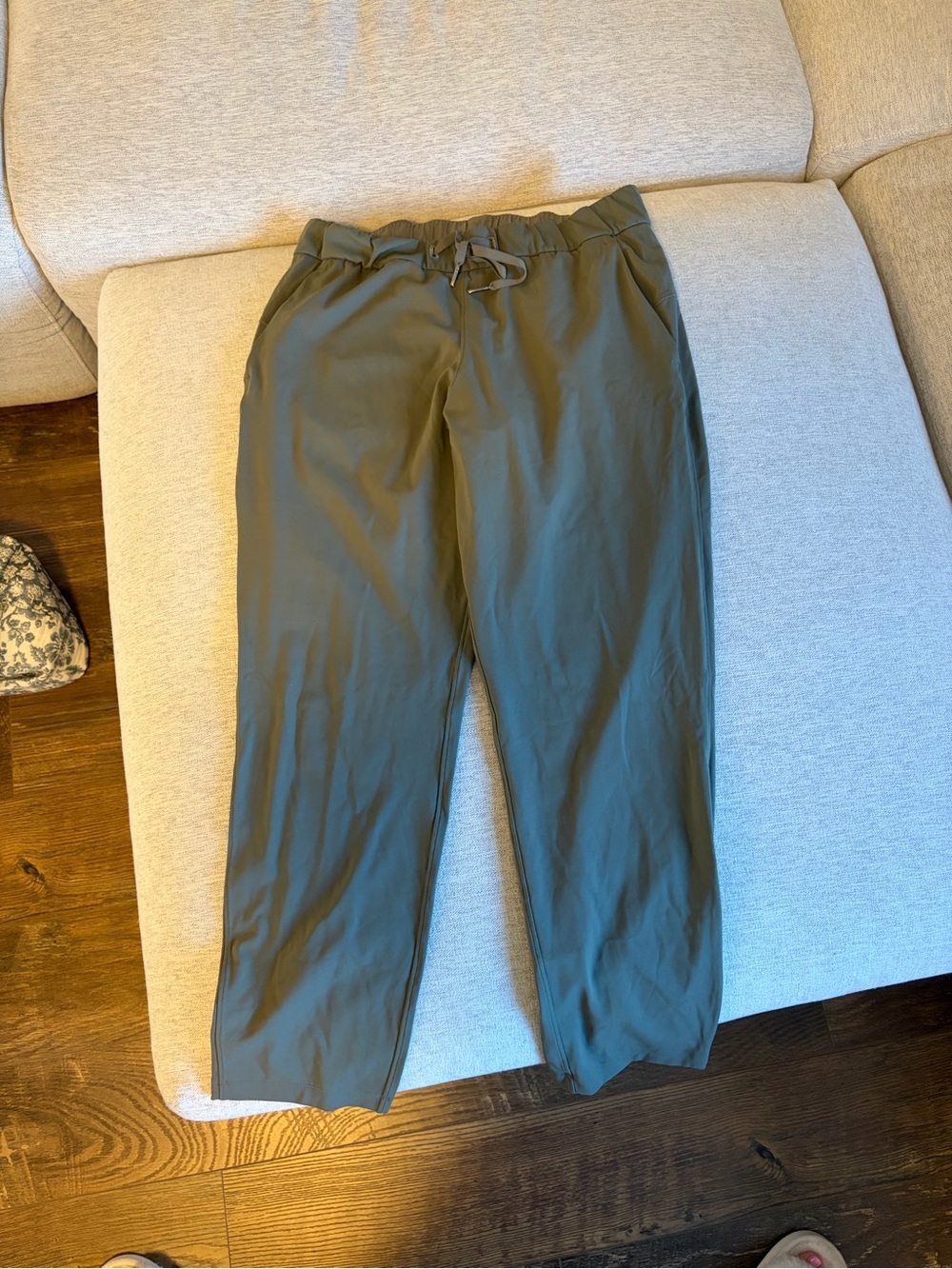 Lululemon on the fly 7/8 pant 27”